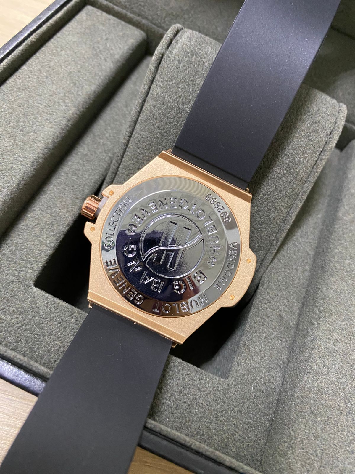 Hublot (2638.054)