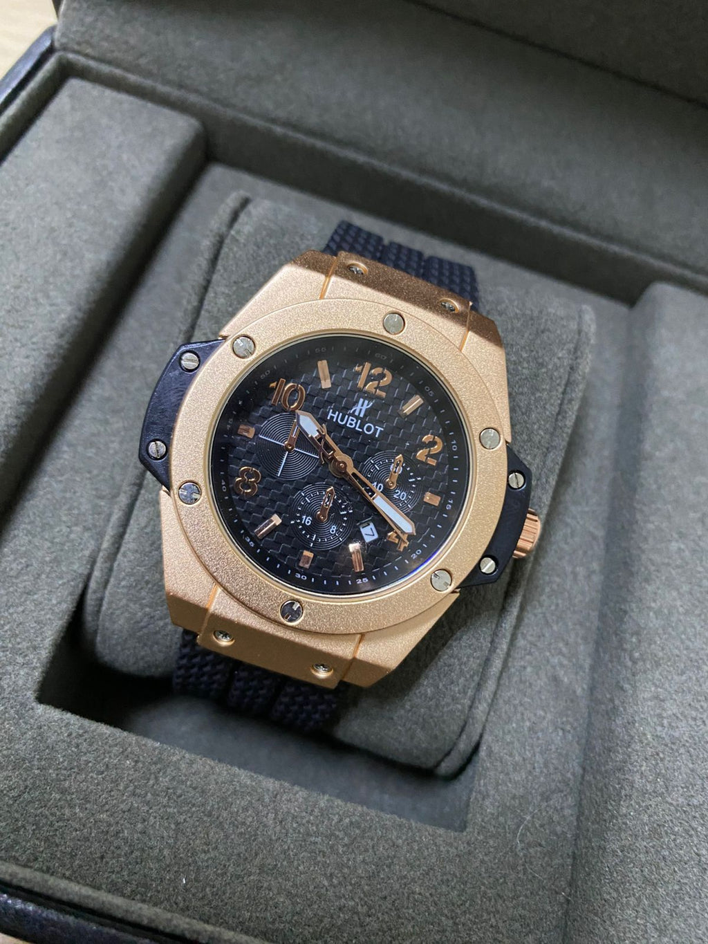 Hublot (2638.054)