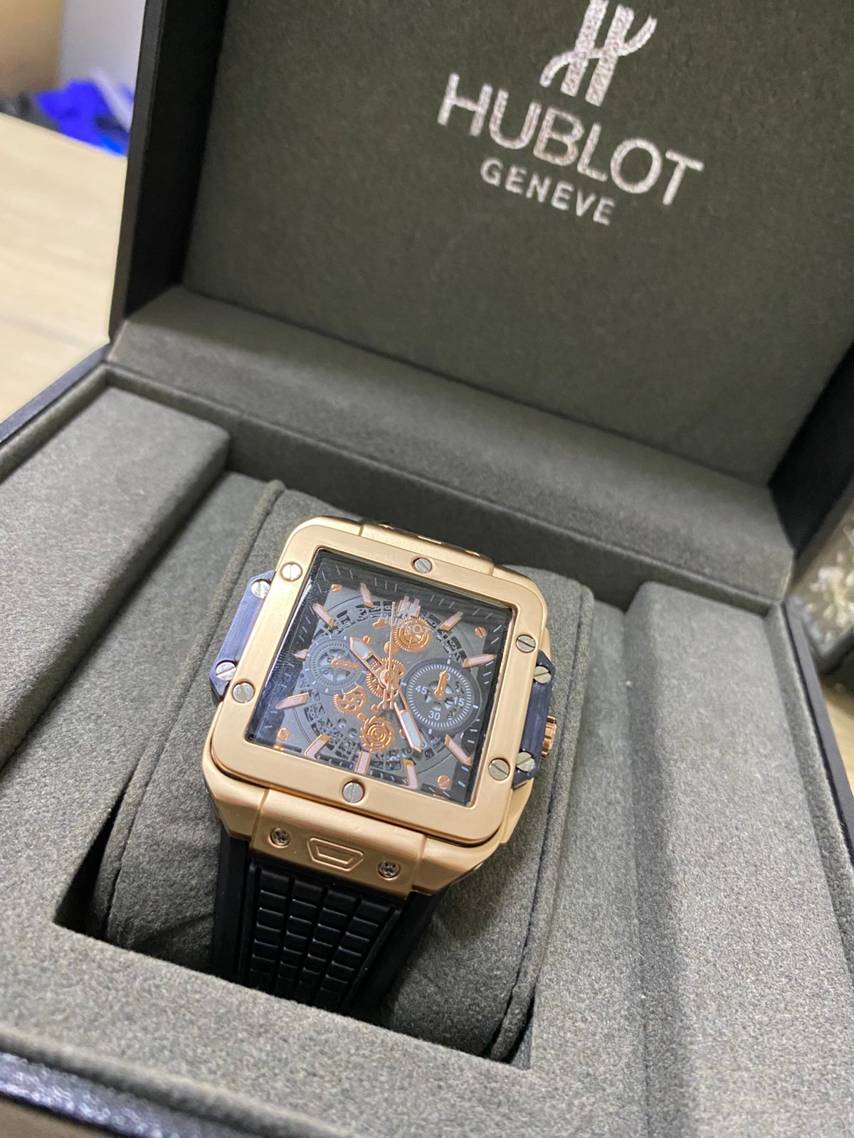 Hublot (2638.054)