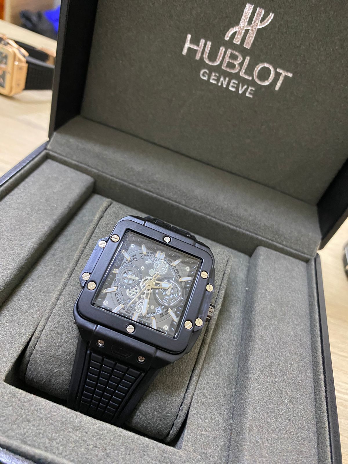 Hublot (2638.054)