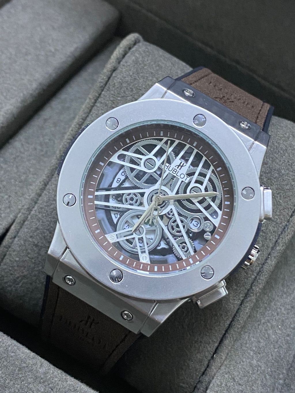 Hublot (2638.054)