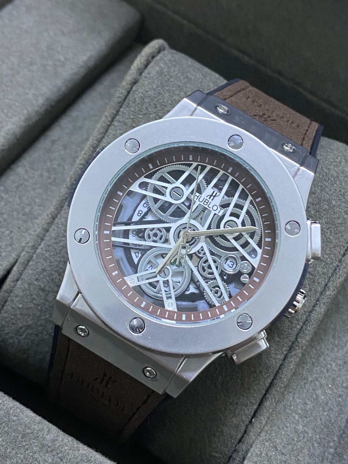 Hublot (2638.054)