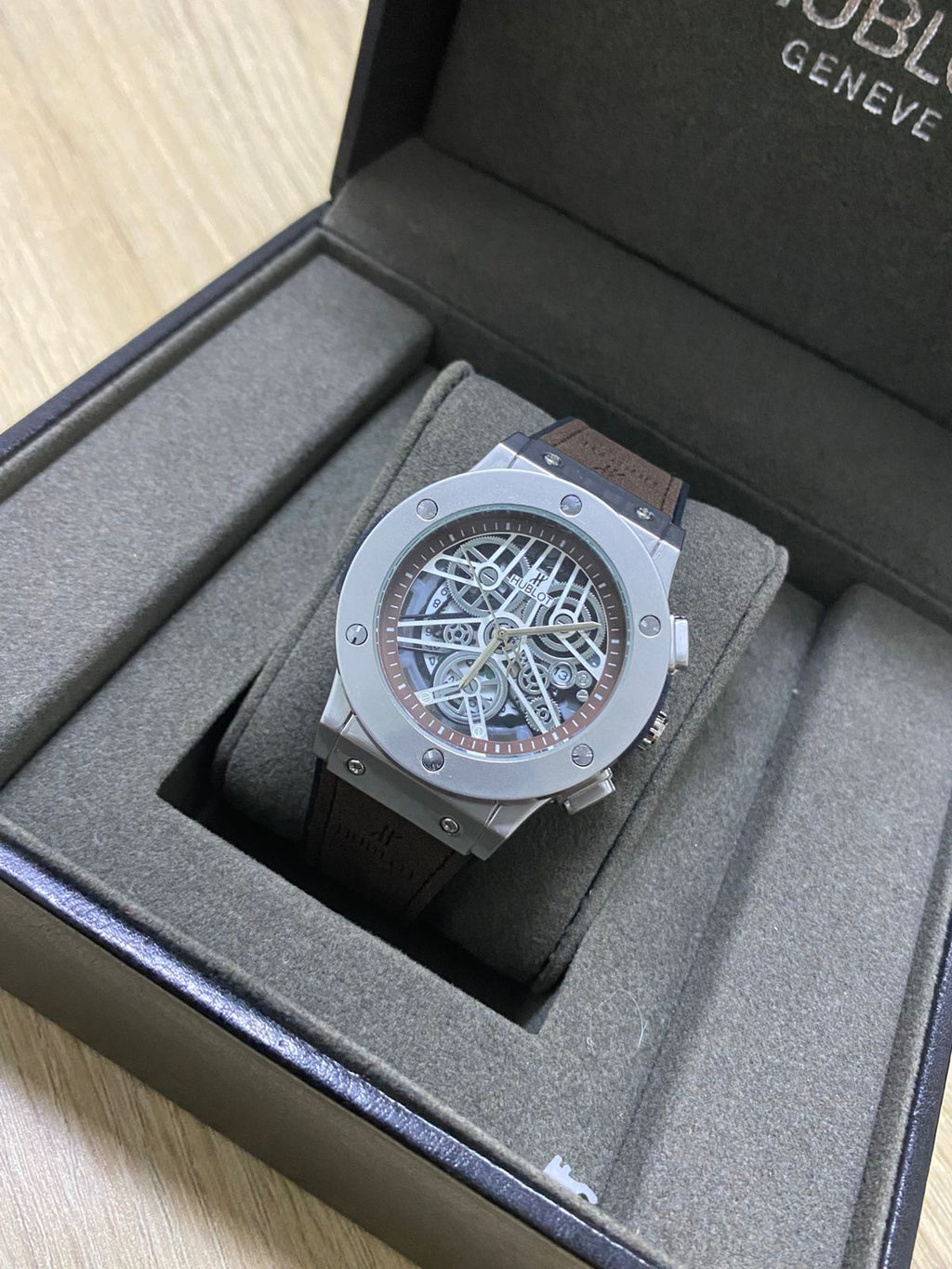 Hublot (2638.054)