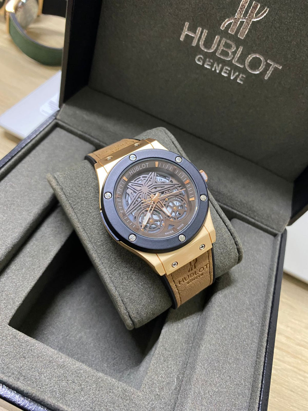 Hublot (2638.054)