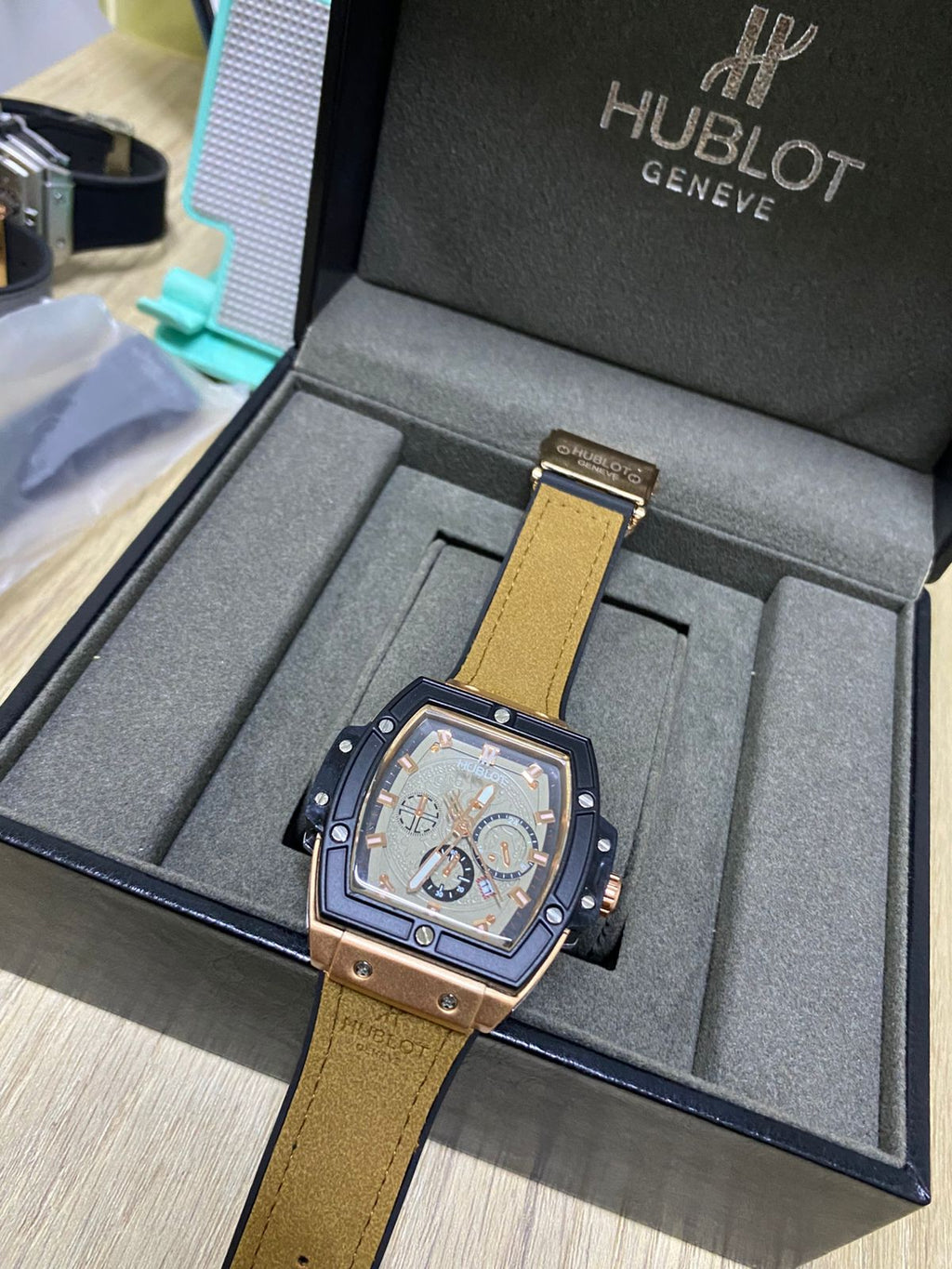 Hublot (2638.054)