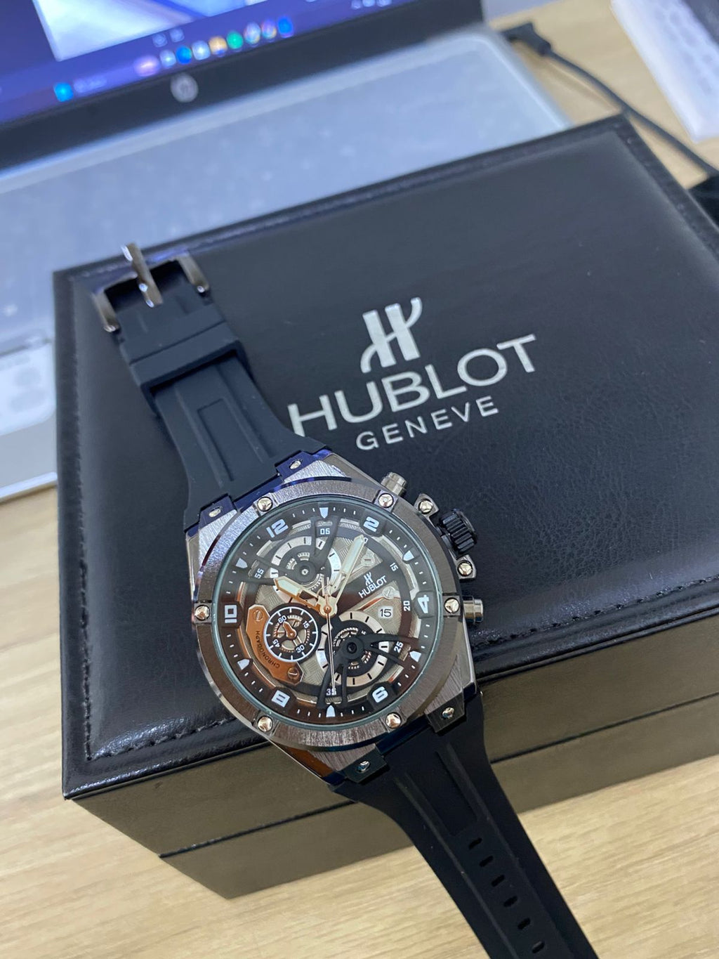 Hublot (2638.054)