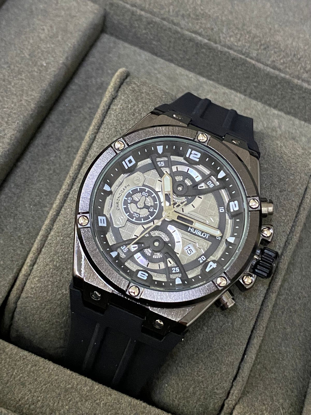 Hublot (2638.054)