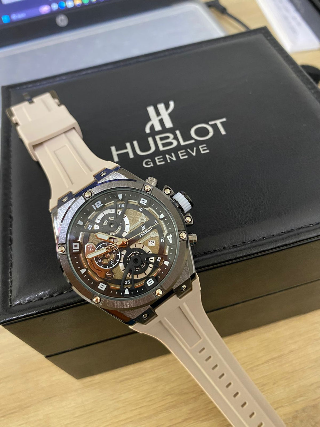 Hublot (2638.054)