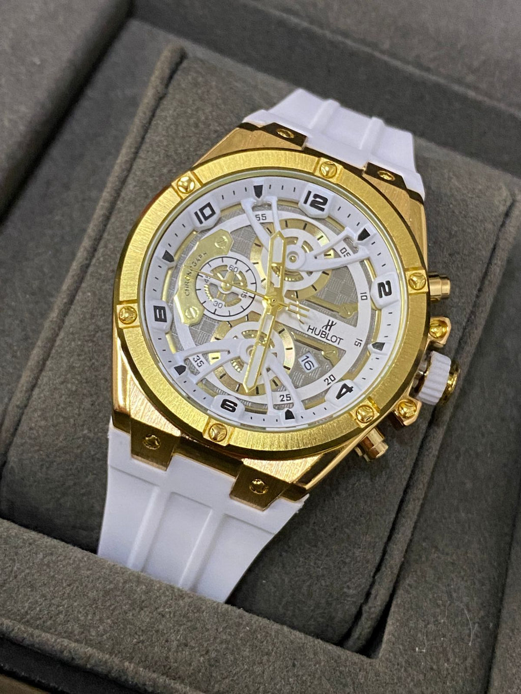 Hublot (2638.054)