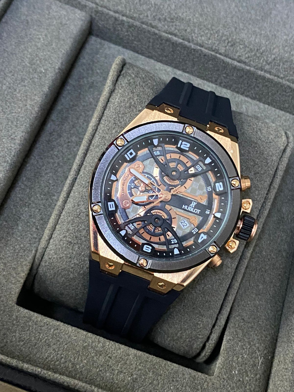 Hublot (2638.054)