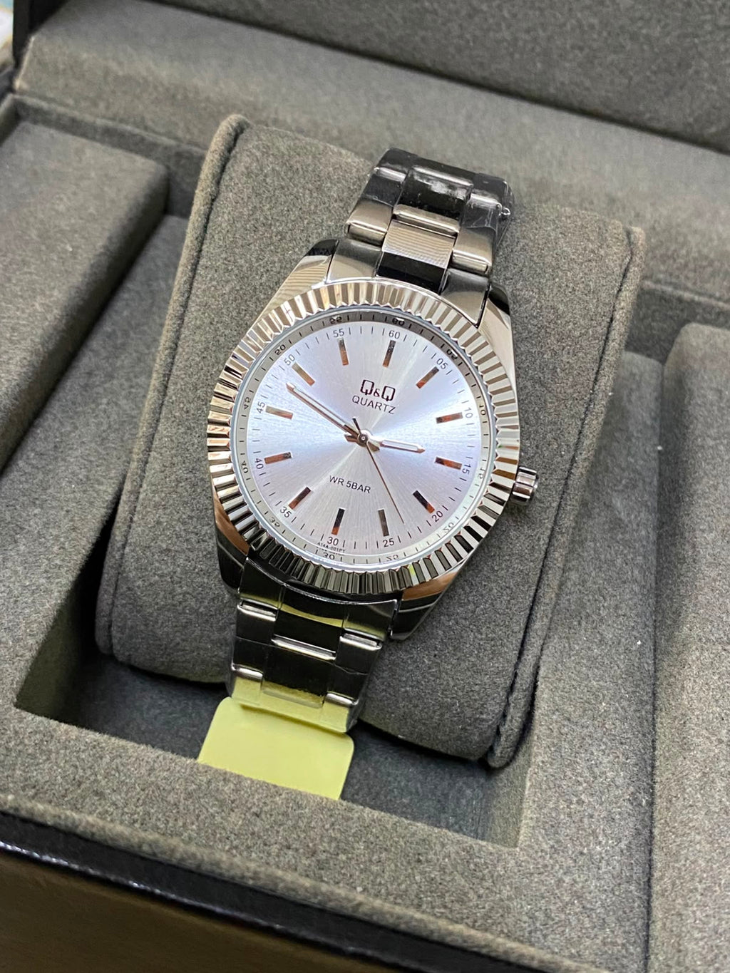 Q&Q ORIGINAL (2640.054)