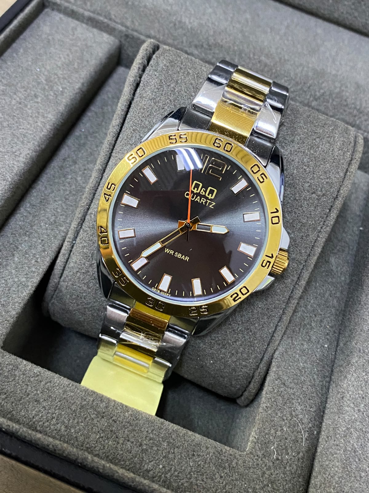 Q&Q ORIGINAL (2640.054)