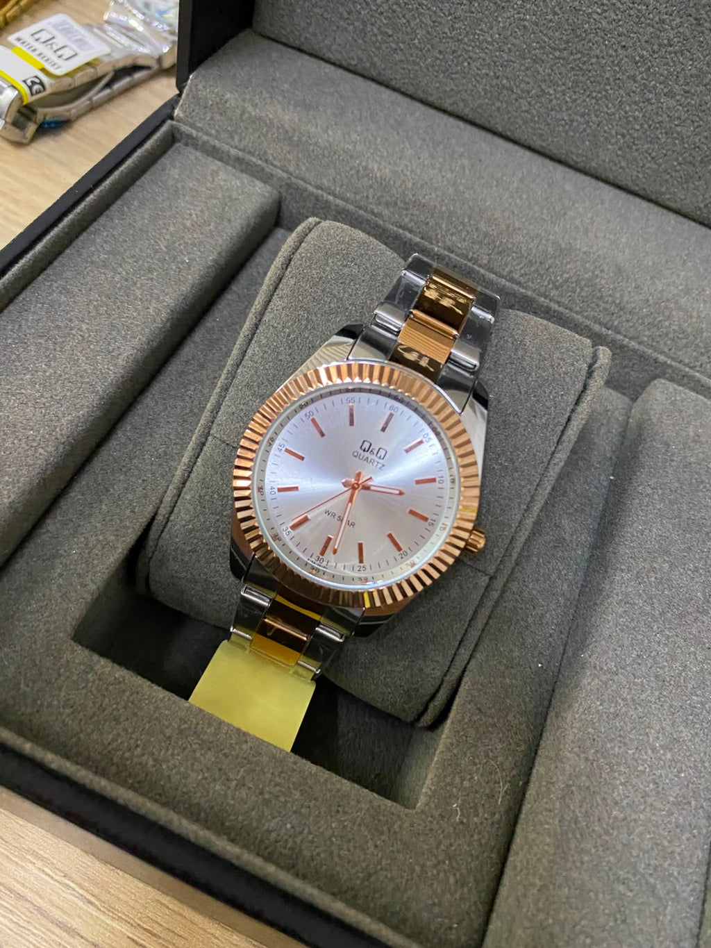 Q&Q ORIGINAL (2640.054)