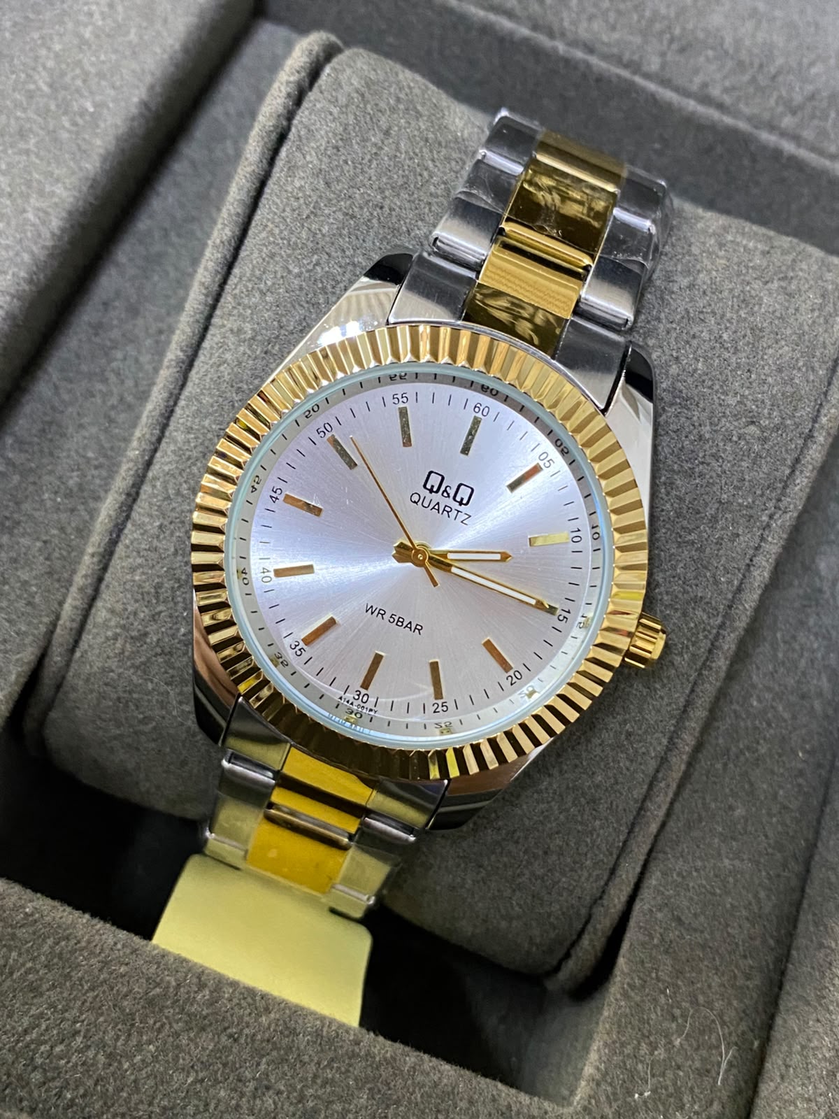 Q&Q ORIGINAL (2640.054)