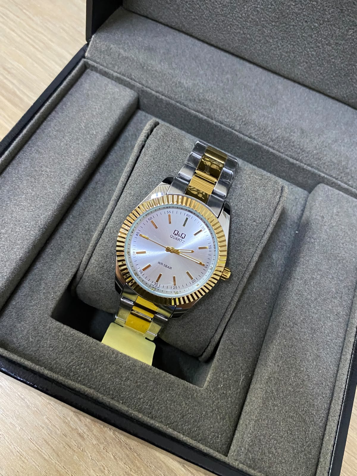 Q&Q ORIGINAL (2640.054)