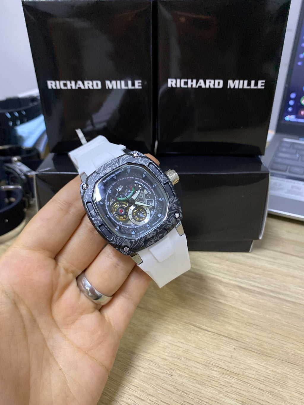 RM NEW (2637.055)