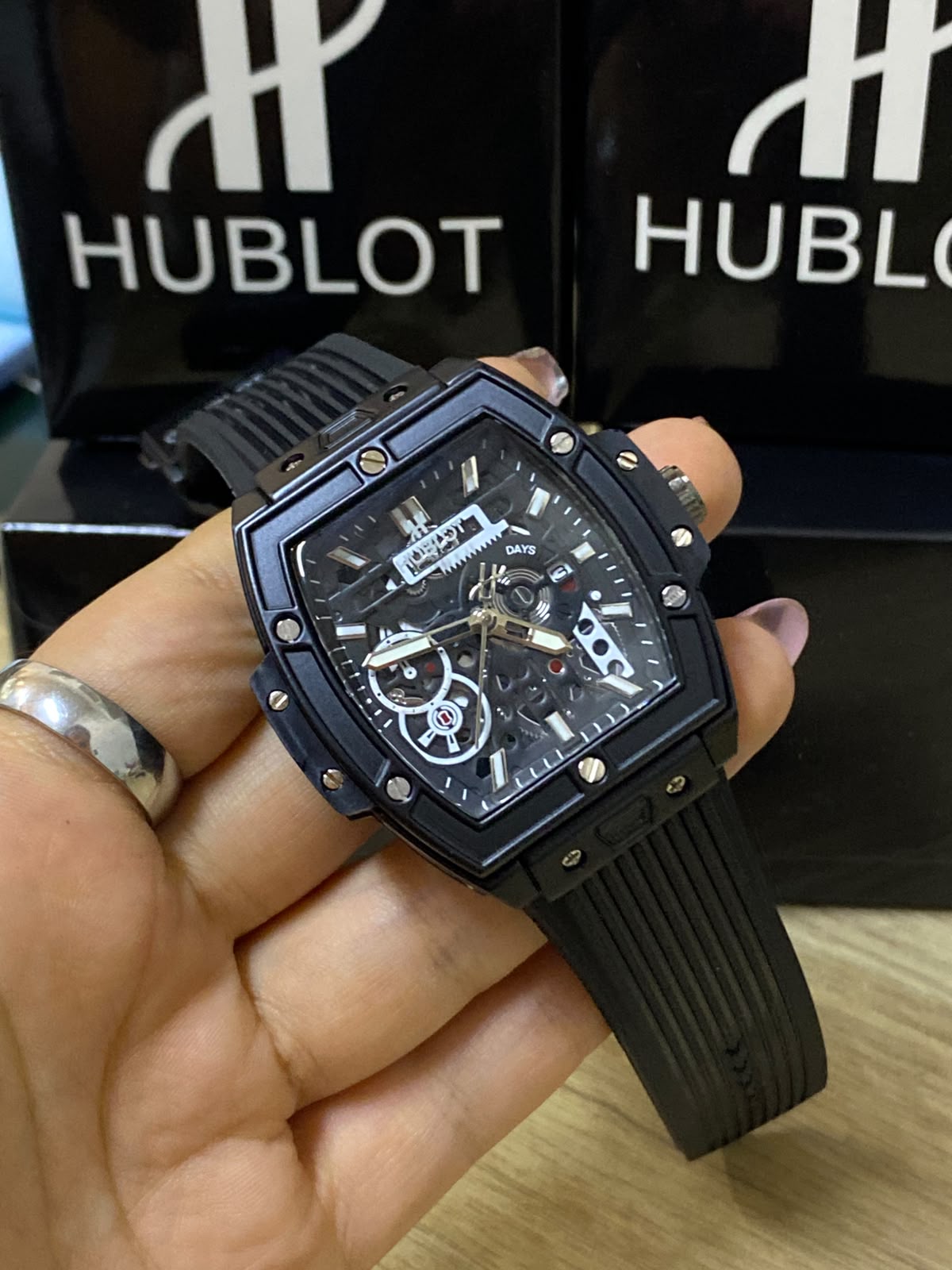 HUBLOT (2638.054)
