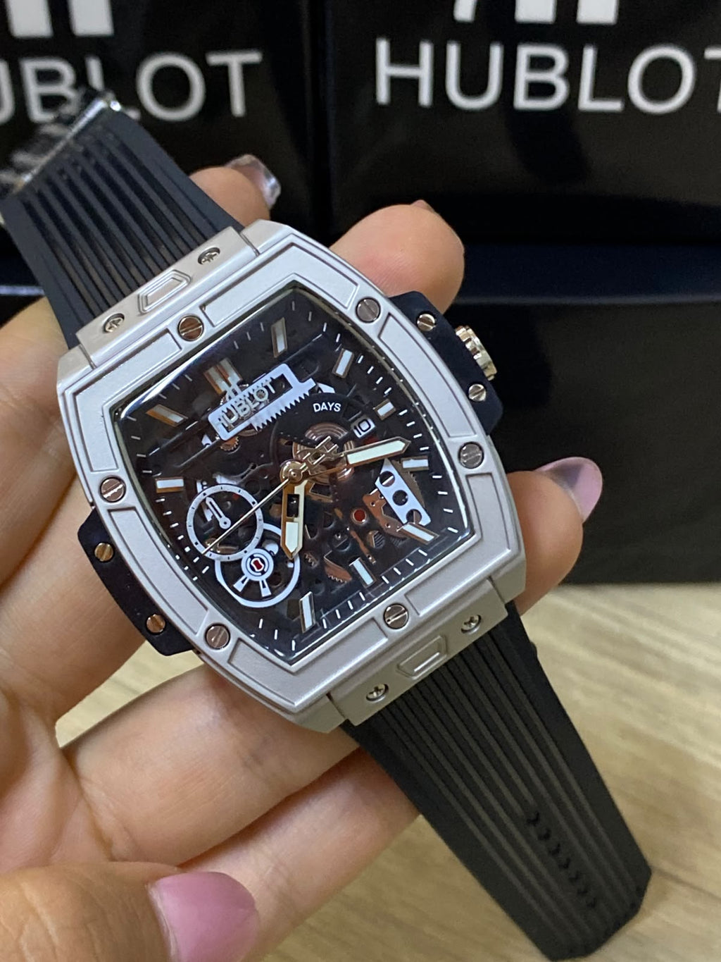 HUBLOT (2638.054)