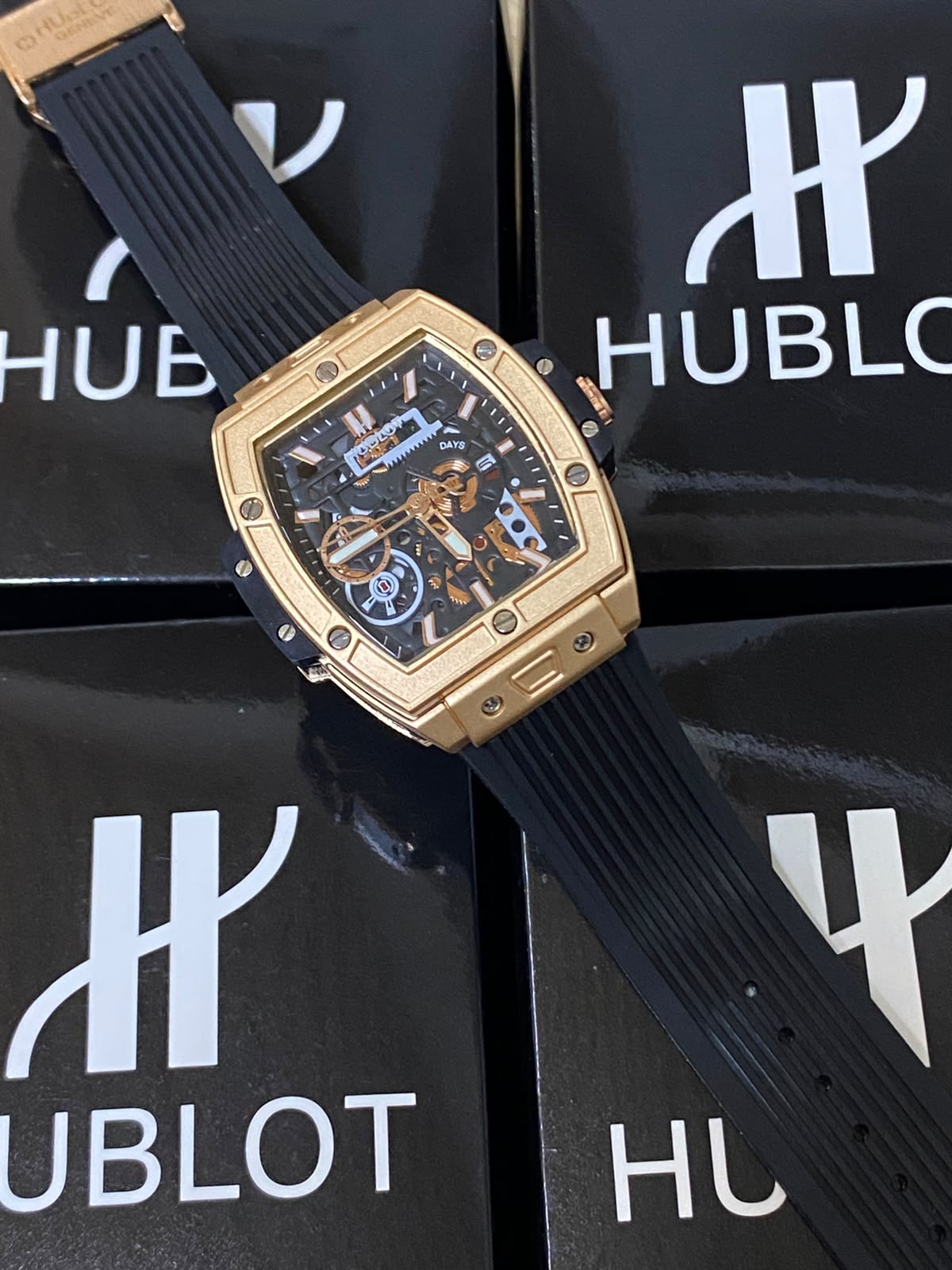 HUBLOT (2638.054)