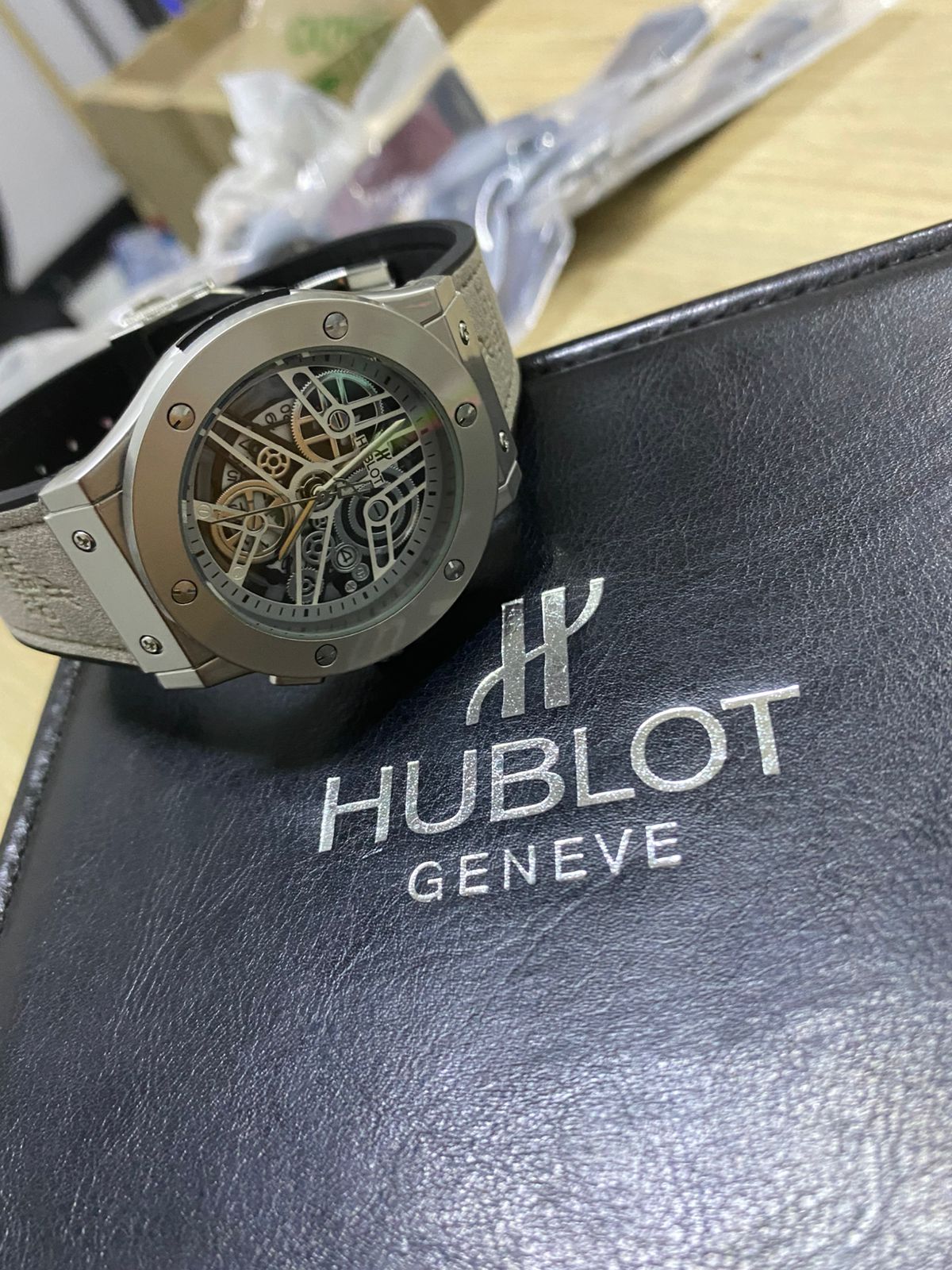 Hublot (2638.054)