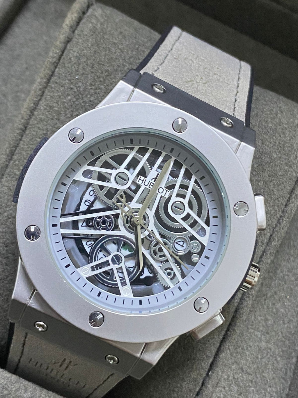 Hublot (2638.054)