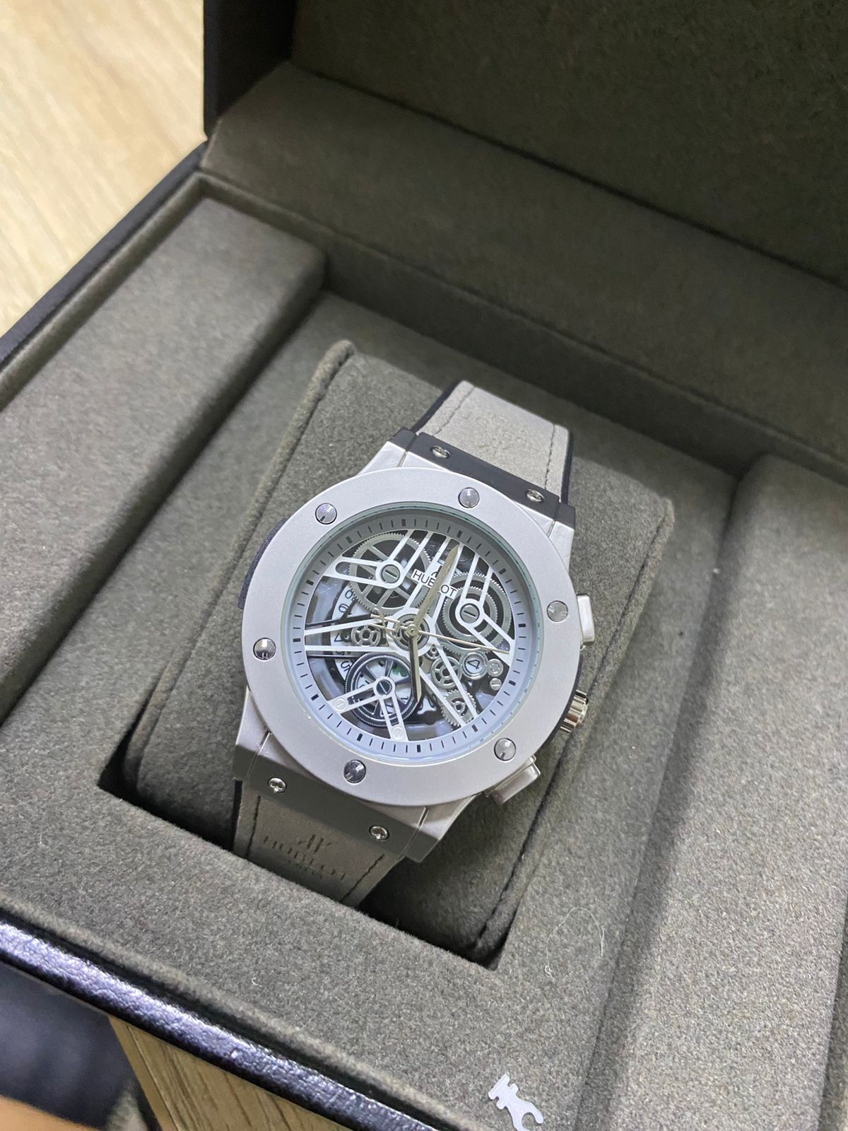 Hublot (2638.054)