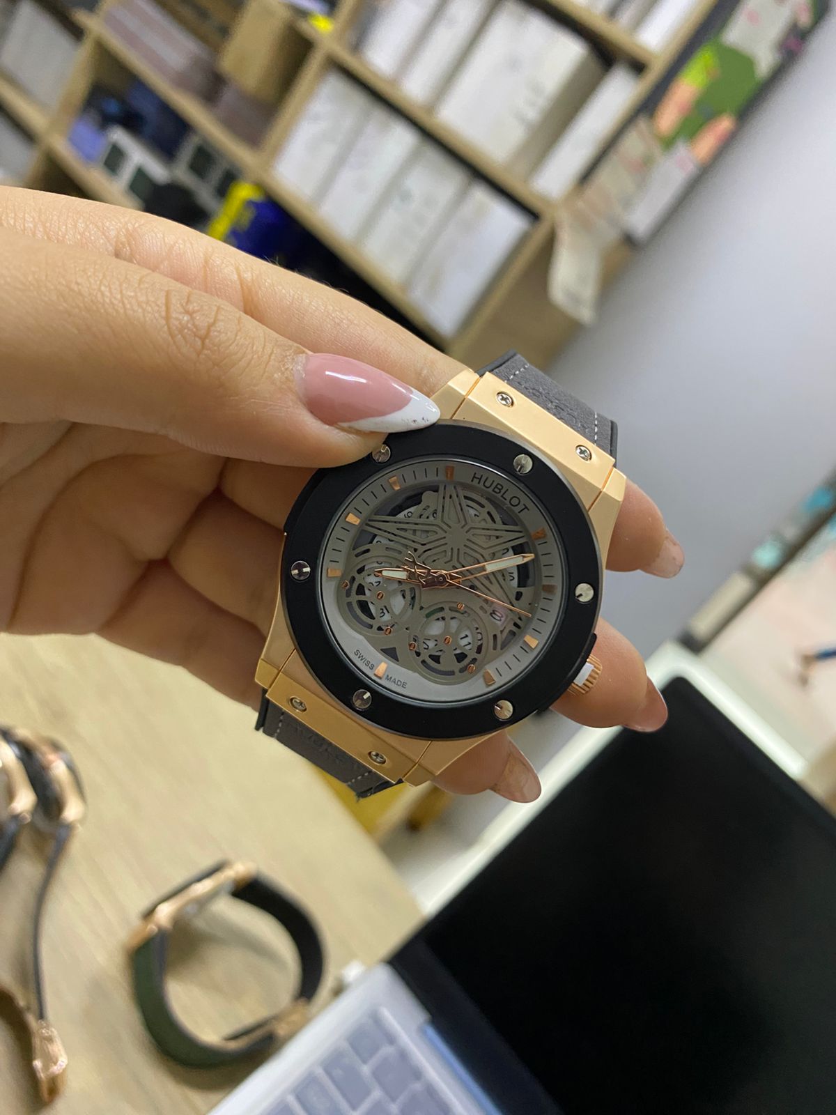 Hublot (2638.054)