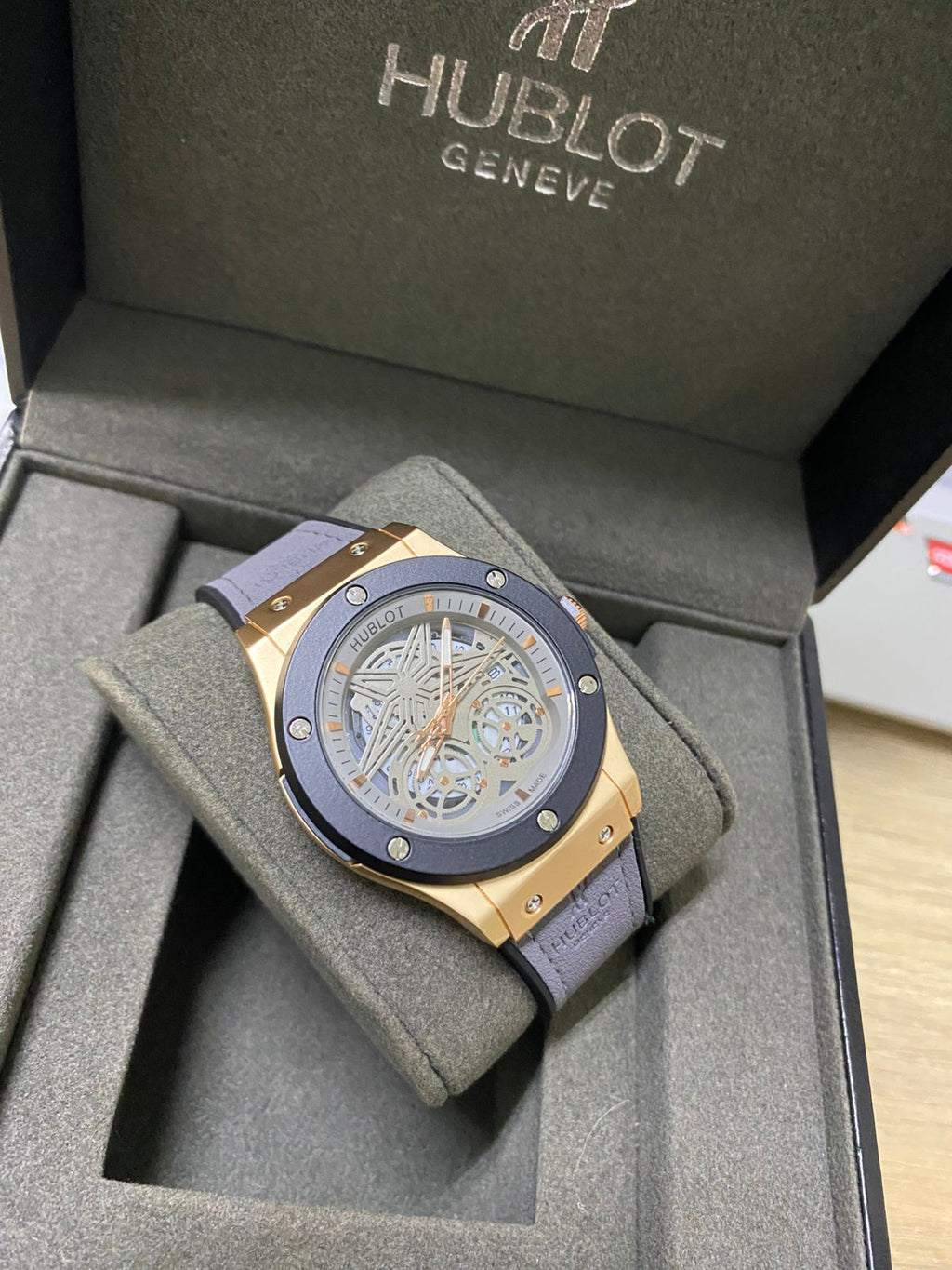 Hublot (2638.054)