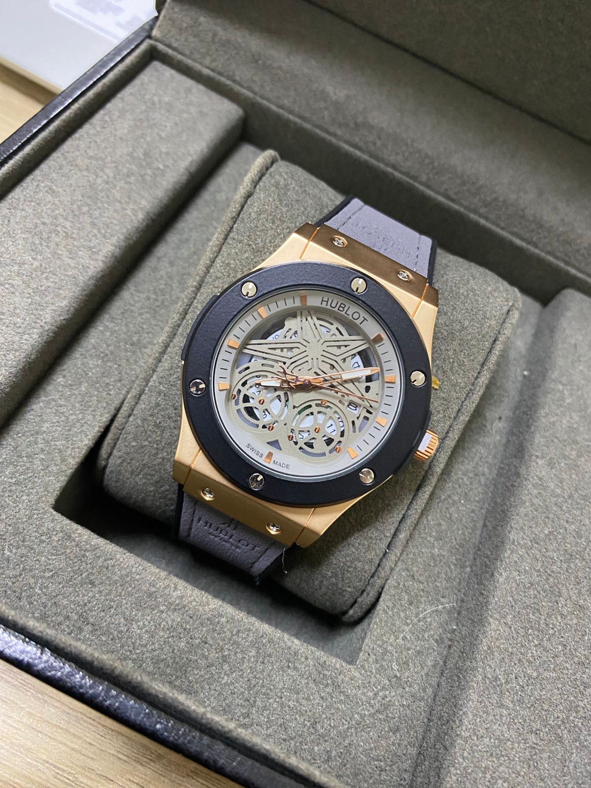 Hublot (2638.054)