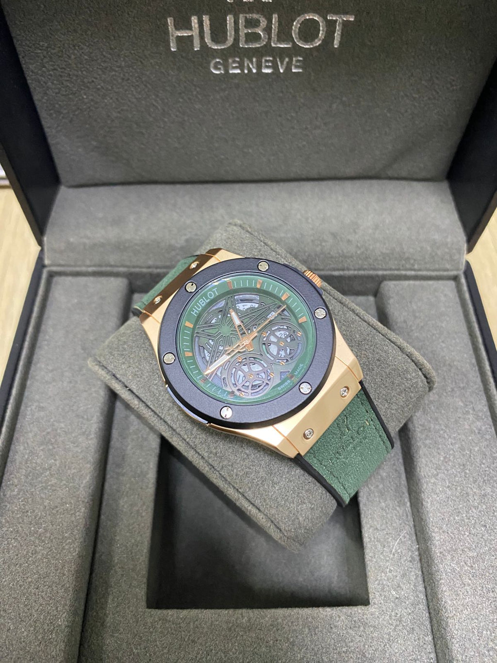 Hublot (2638.054)