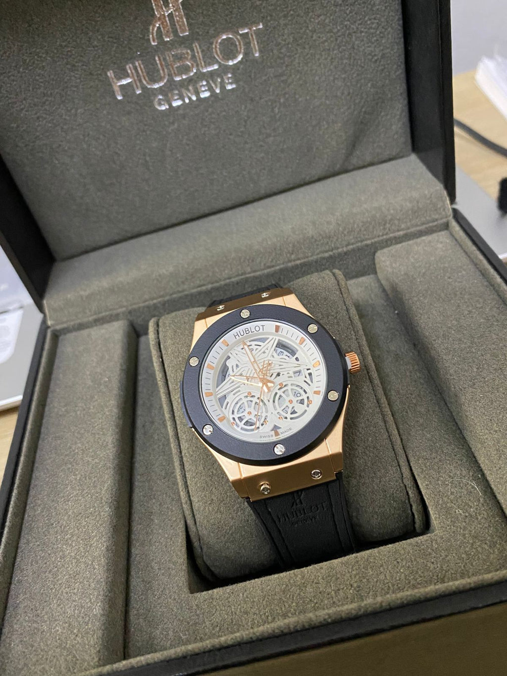 Hublot (2638.054)