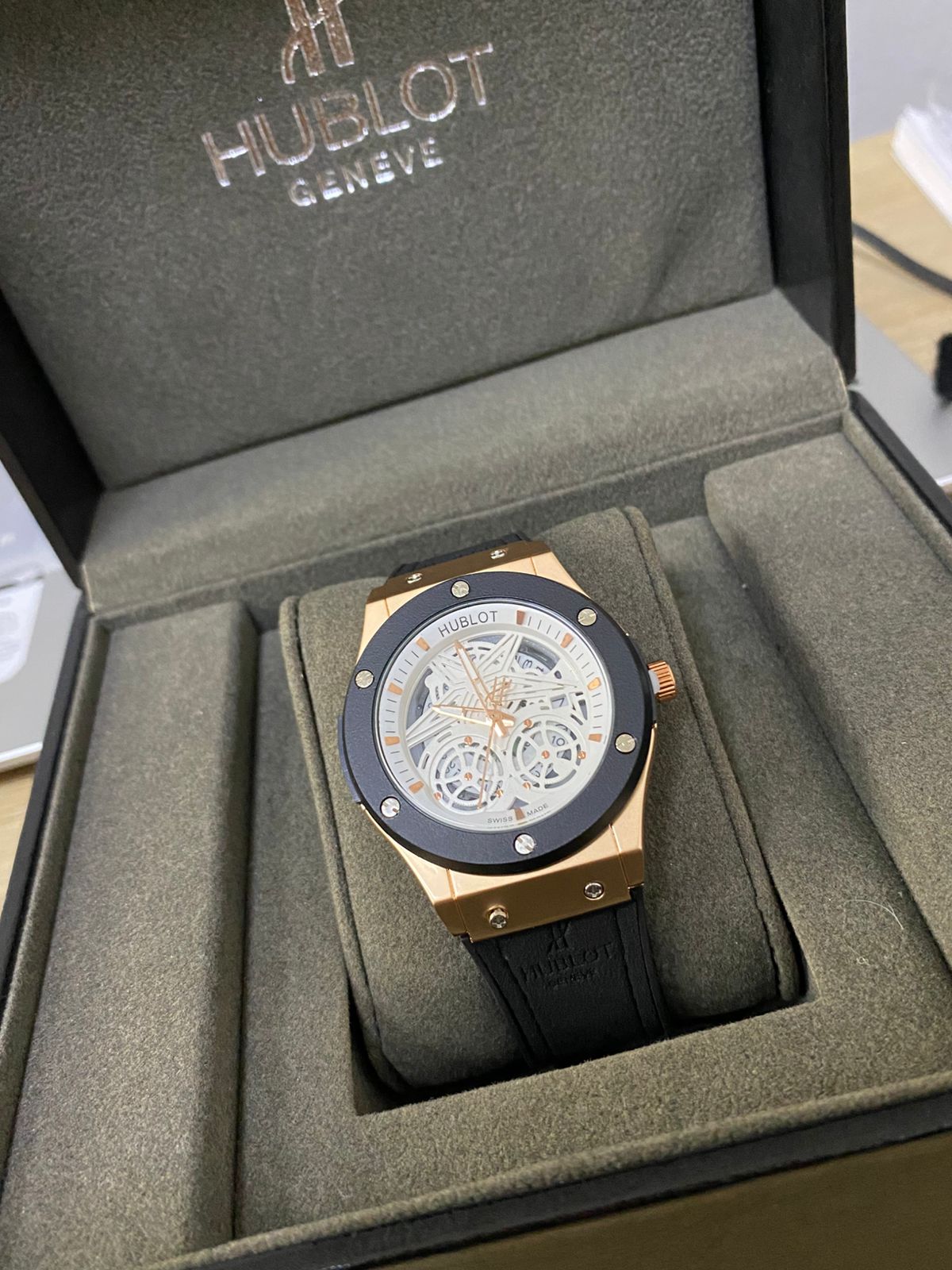 Hublot (2638.054)